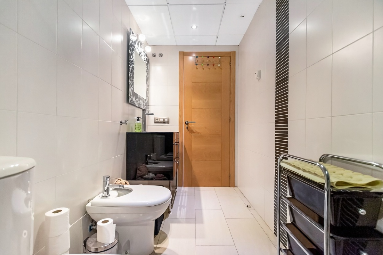 Ático em primeira linha de mar em Alfaz del Pi — Casa banho