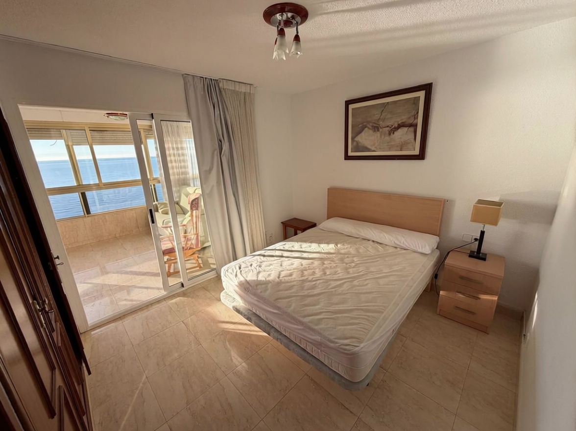 Wohnung in erster Strandlinie in Benidorm — Schlafzimmer