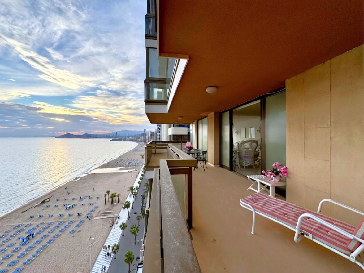 Appartement en première ligne de plage à Benidorm — Terrasse mer