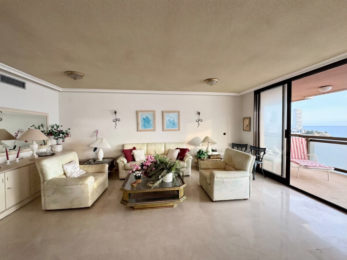 Appartement en première ligne de plage à Benidorm — Séjour