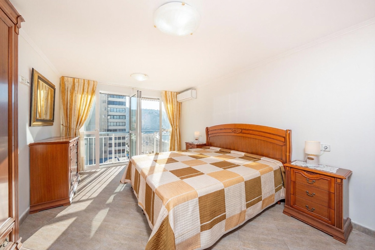 Appartement en première ligne de plage à Benidorm — Chambre
