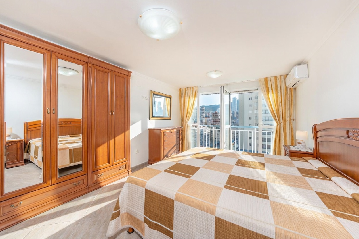 Appartement en première ligne de plage à Benidorm — Chambre