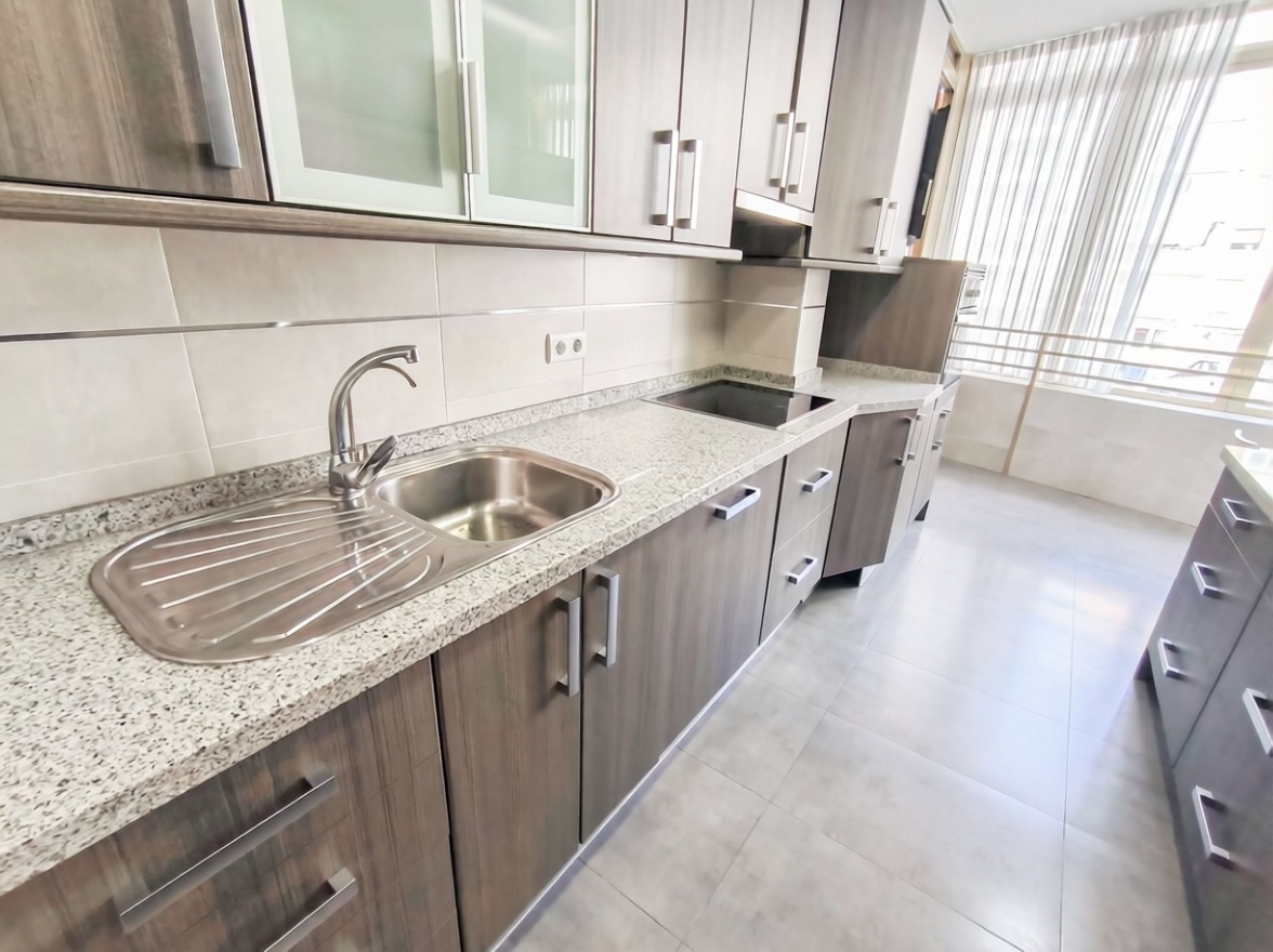 Flat in First Line of Beach in Benidorm — Bedroom