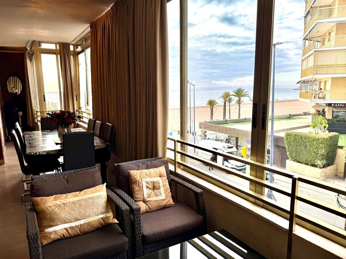Flat in Benidorm on the Seafront — Living room
