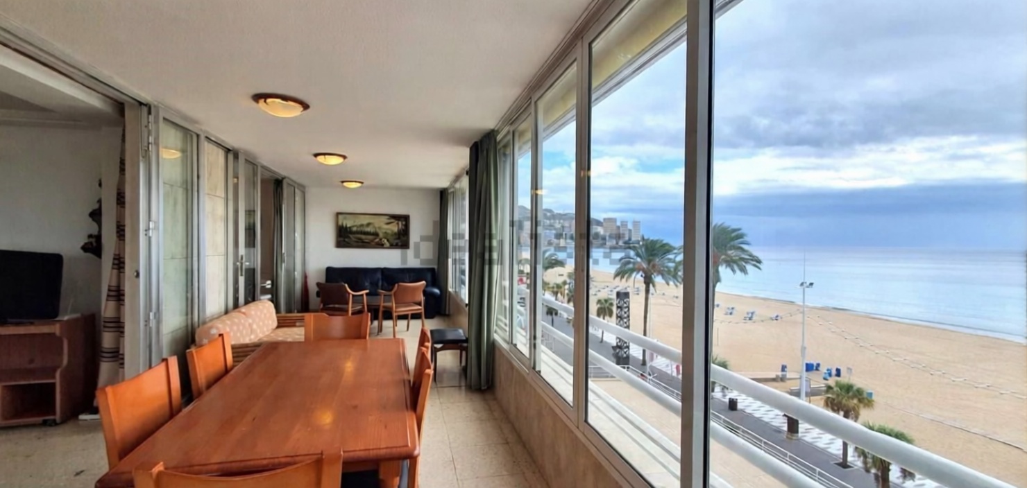 Appartement en première ligne de plage à Benidorm — Terrasse mer