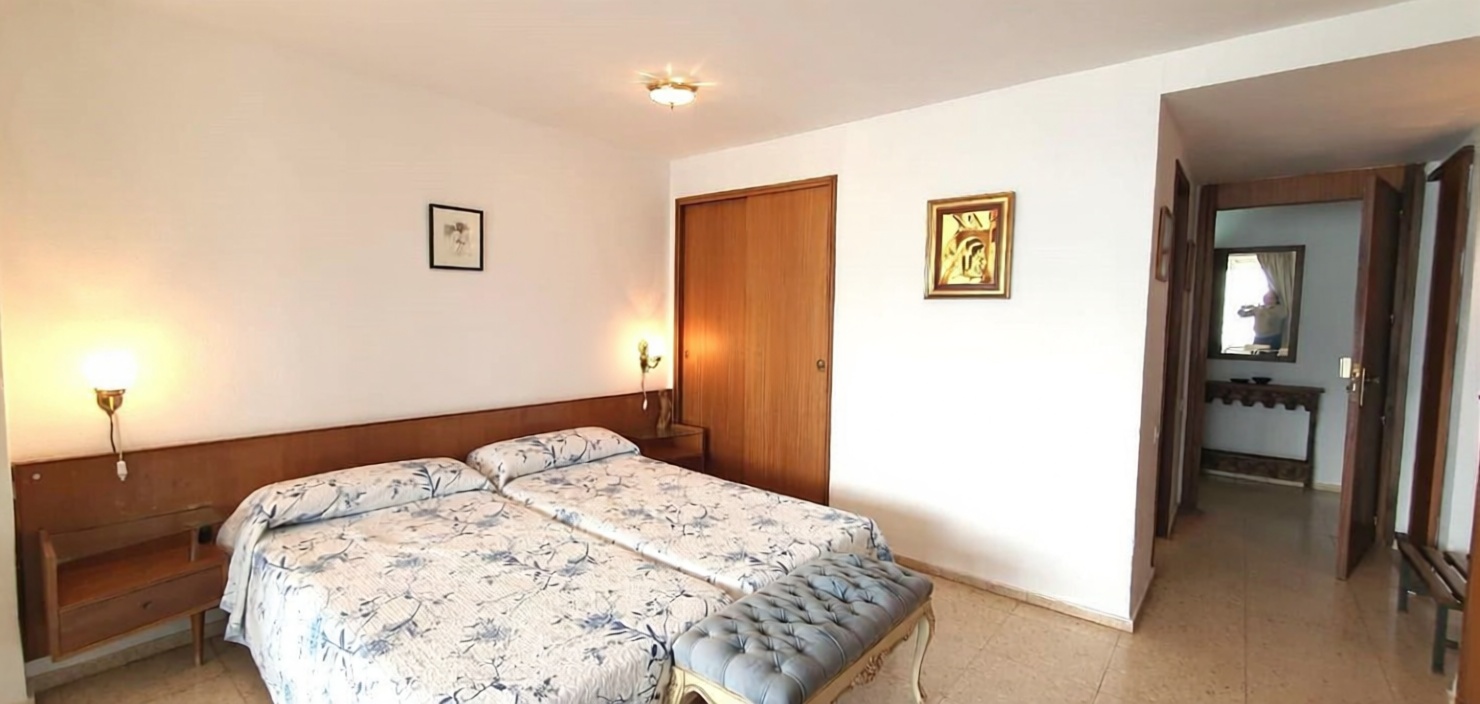 Appartement en première ligne de plage à Benidorm — Chambre