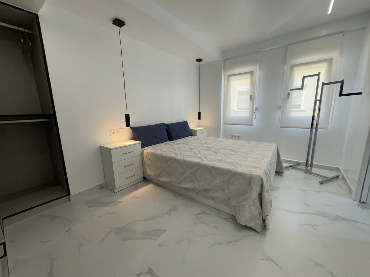 Ático en primera línea de mar en Benidorm — Dormitorio