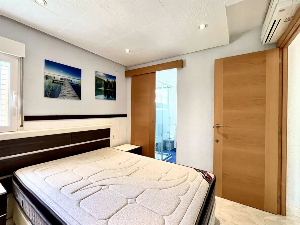 Piso en primera línea de playa en Benidorm — Baño