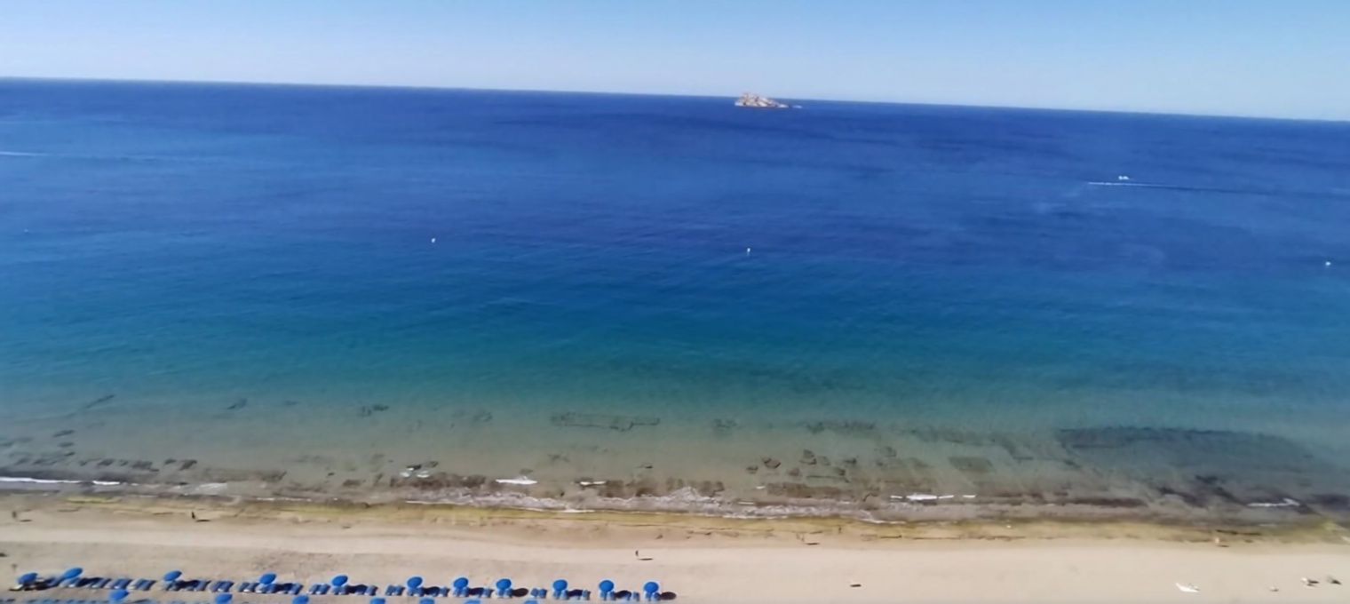 Piso en primera línea de playa en Benidorm — Vista mar
