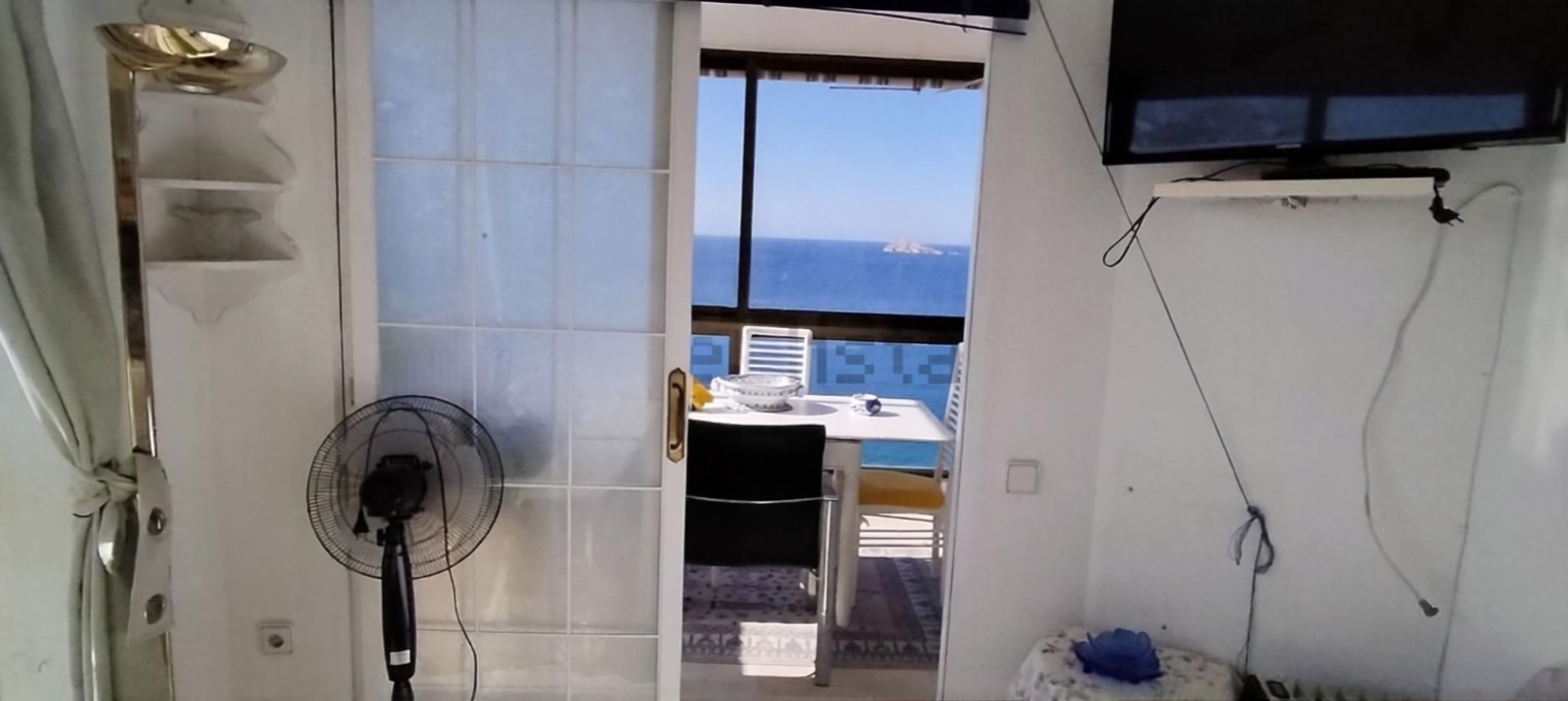 Piso en primera línea de playa en Benidorm — Quarto