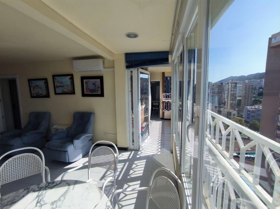 Appartement en première ligne de plage à Benidorm — Séjour