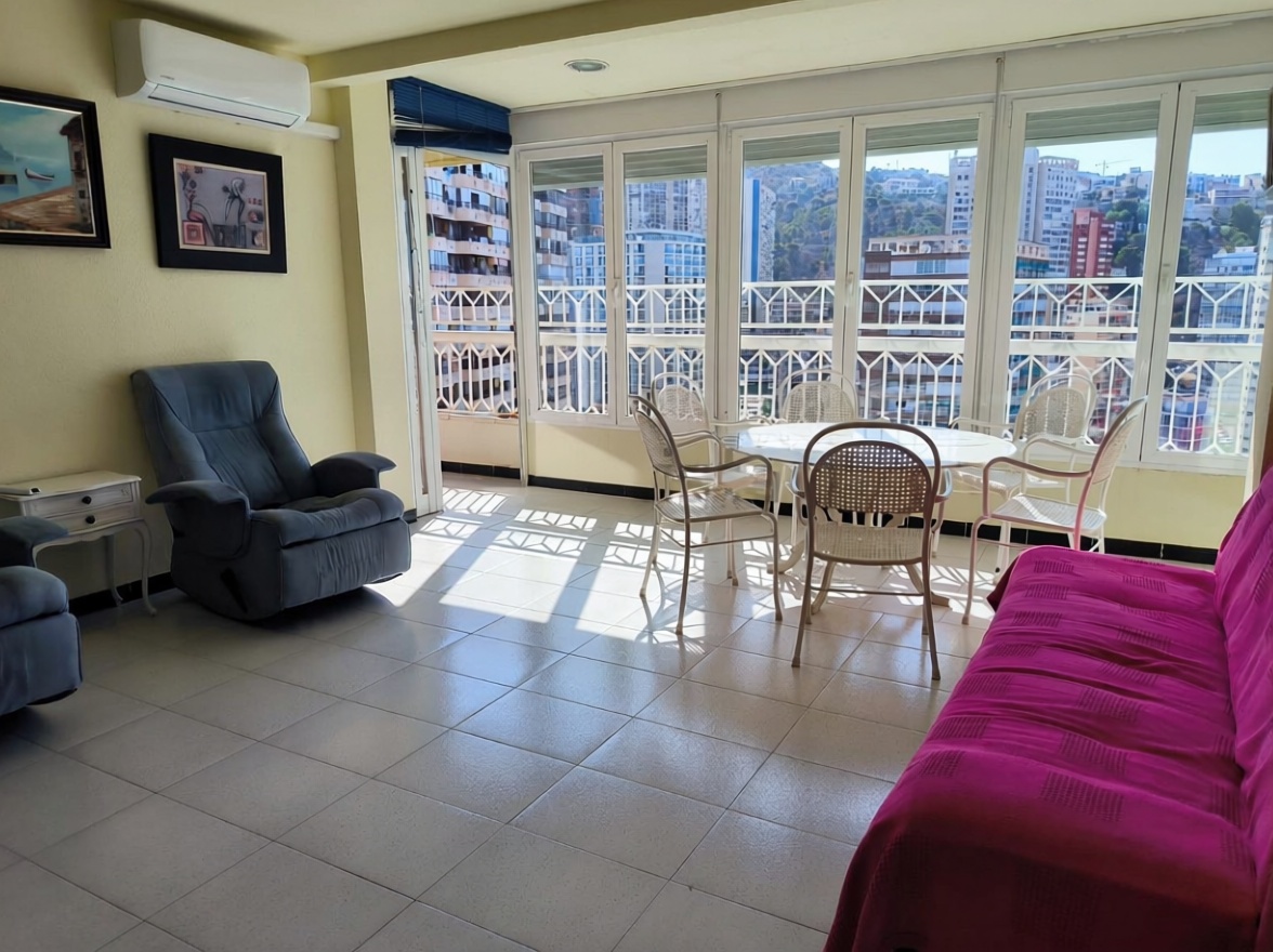 Appartement en première ligne de plage à Benidorm — Séjour