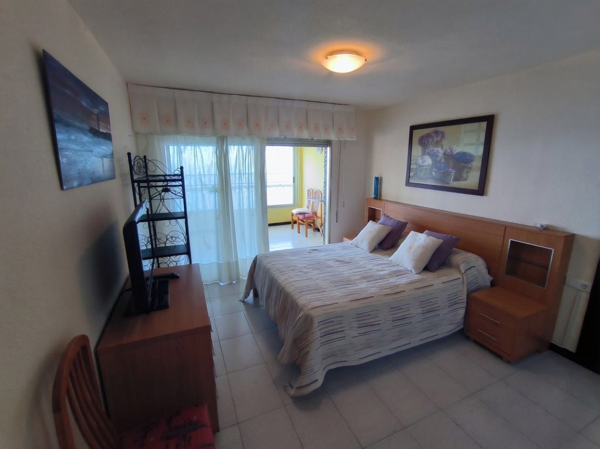 Appartement en première ligne de plage à Benidorm — Chambre