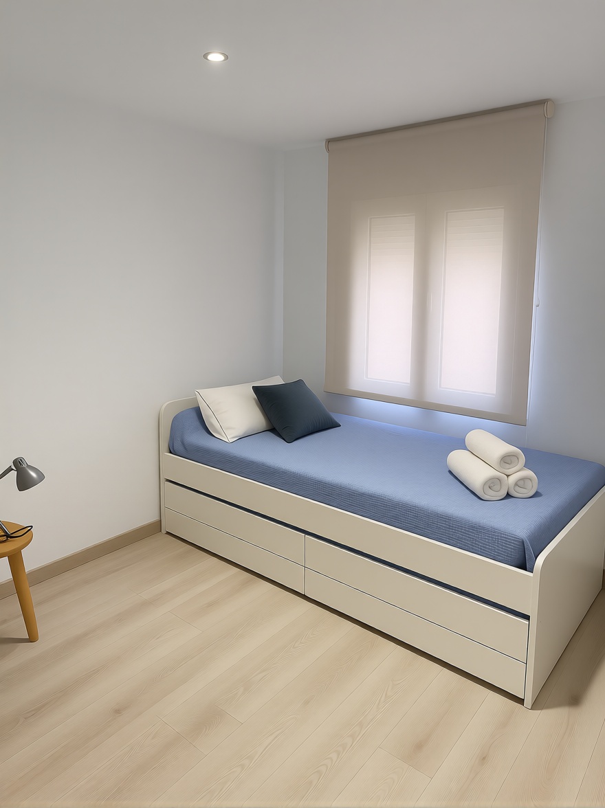 Flat in First Line of Beach in Benidorm — Bedroom
