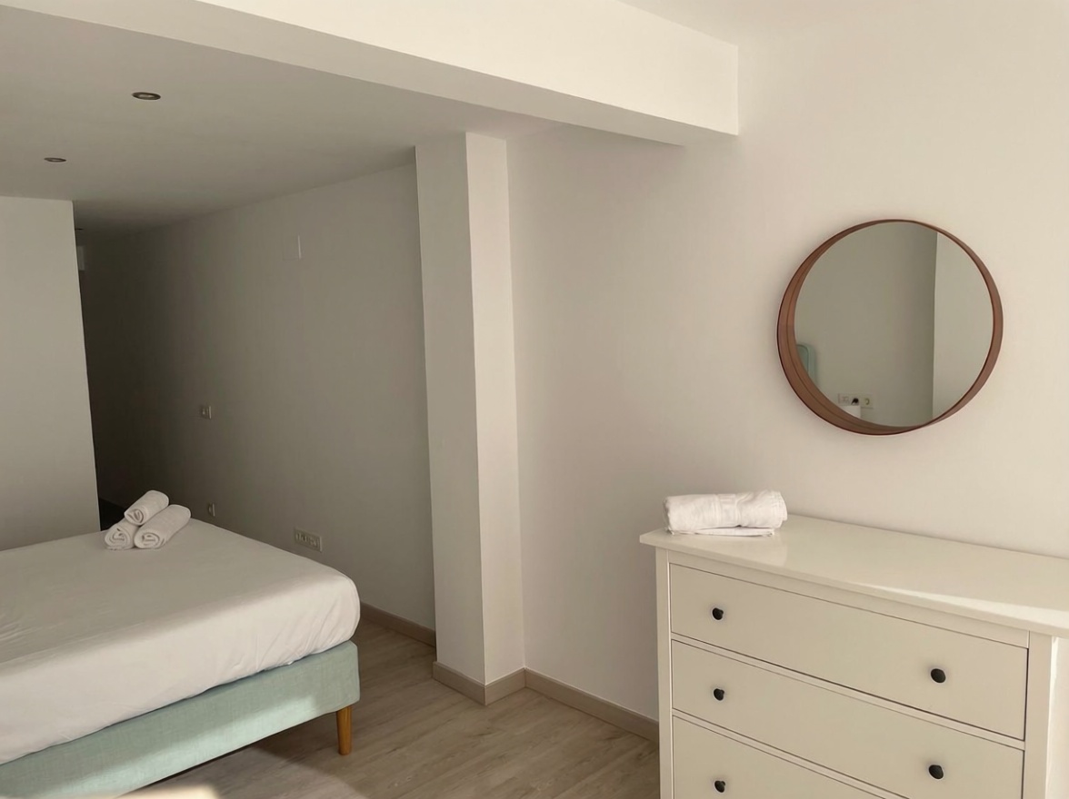 Flat in First Line of Beach in Benidorm — Bedroom