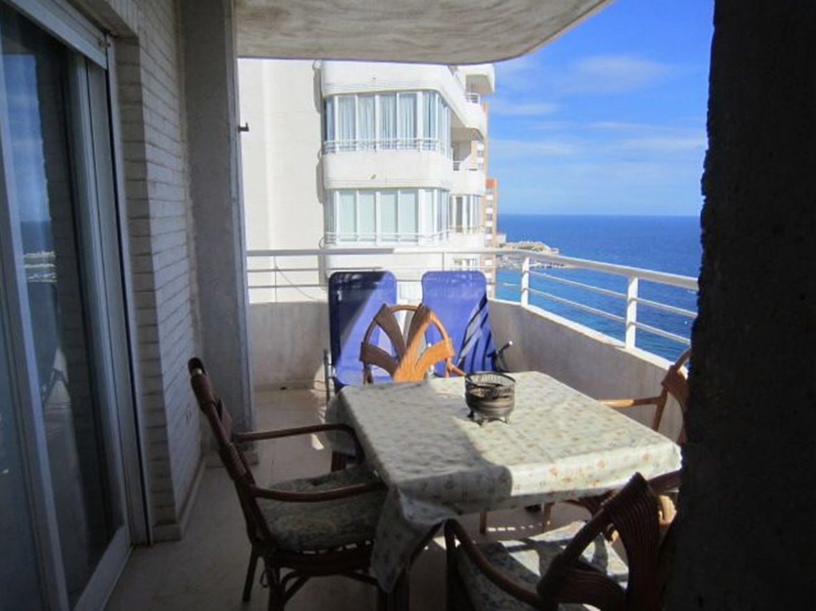 Flat with Primera Línea de Playa in Benidorm — Sea terrace