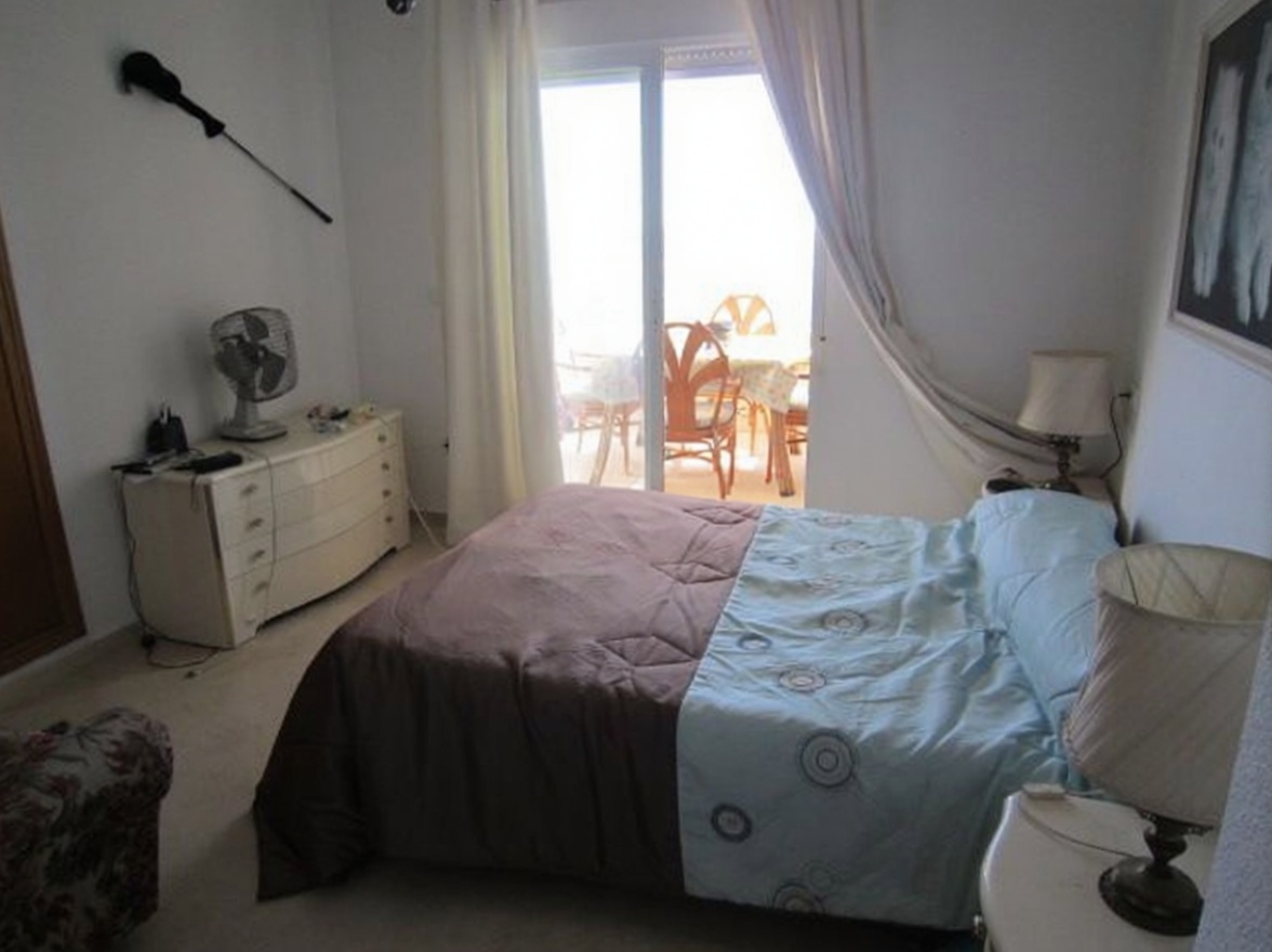 Flat with Primera Línea de Playa in Benidorm — Bedroom