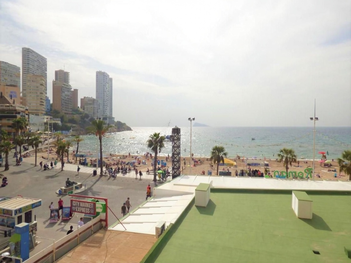 Flat in Primera Línea de Playa in Benidorm — Sea view