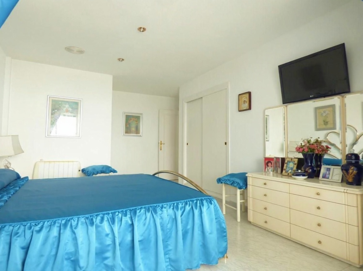 Flat in Primera Línea de Playa in Benidorm — Bedroom