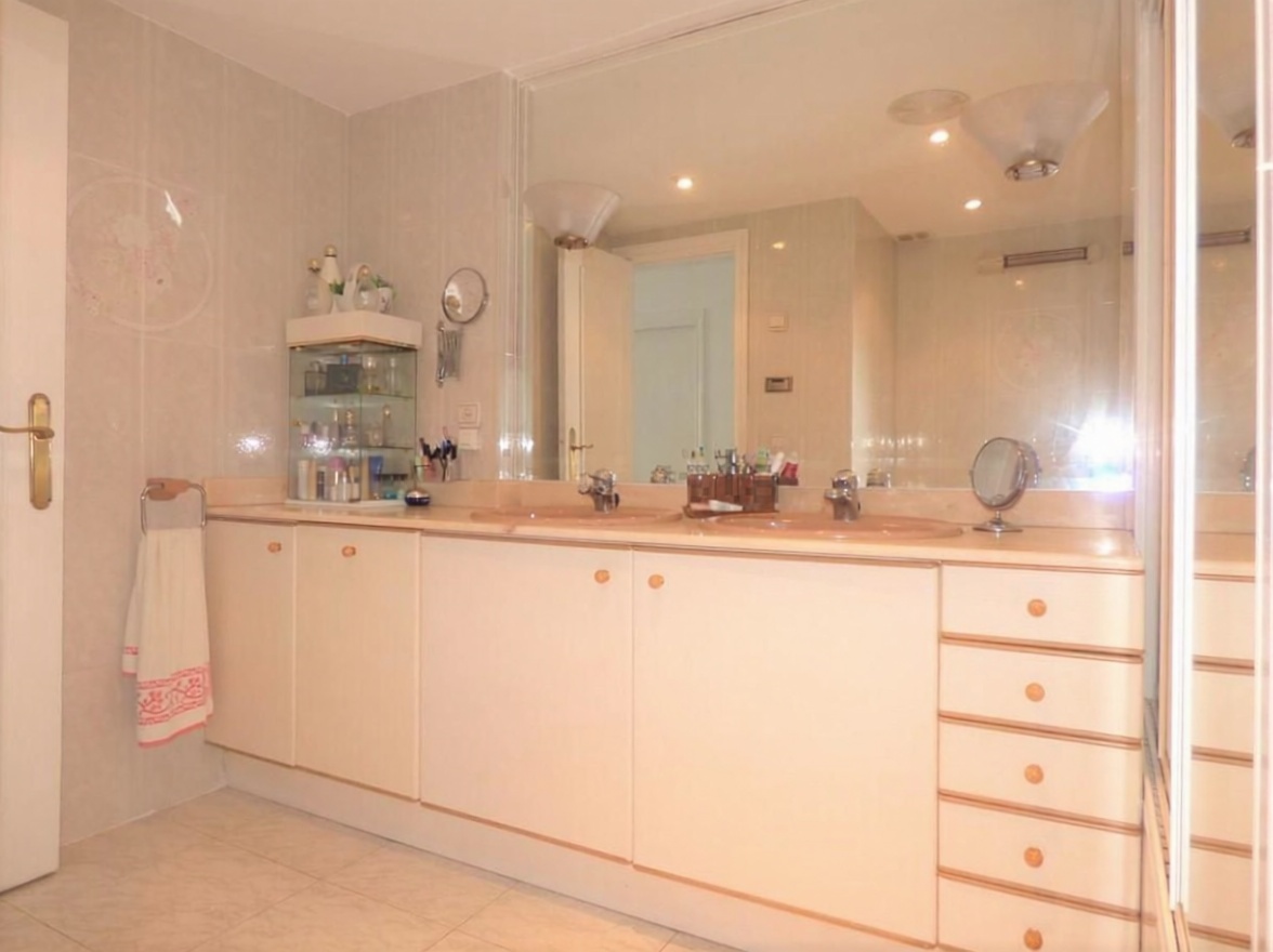 Flat in Primera Línea de Playa in Benidorm — Bathroom
