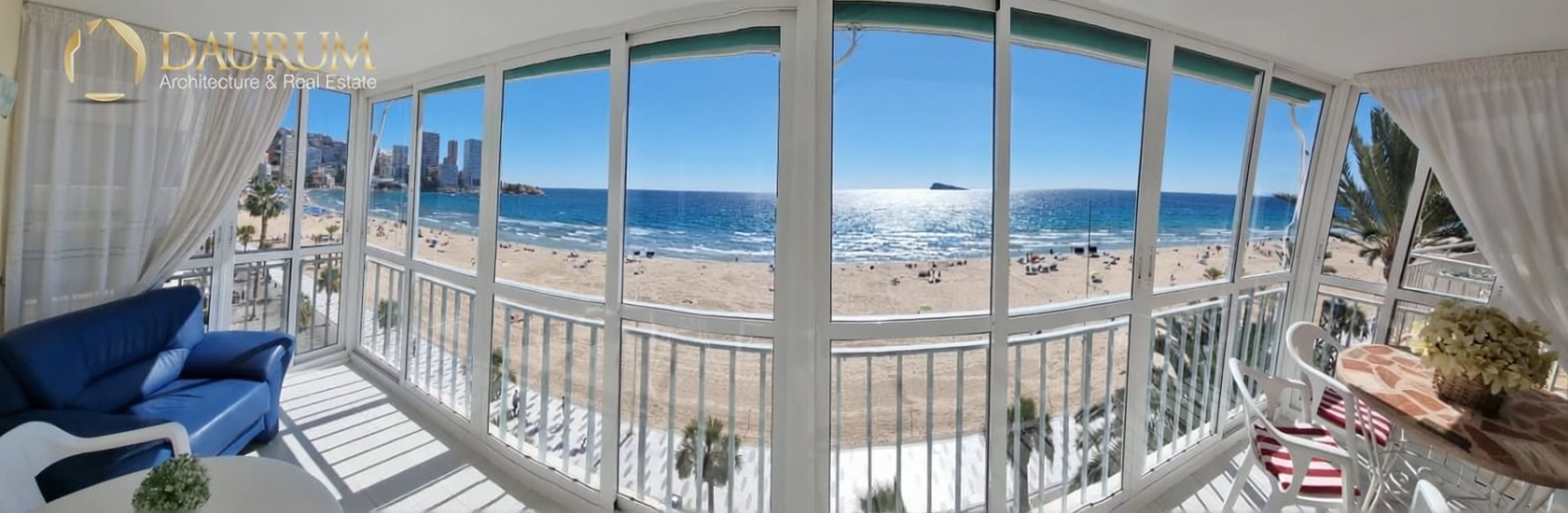 Piso en primera línea de playa en Benidorm — Terraço mar