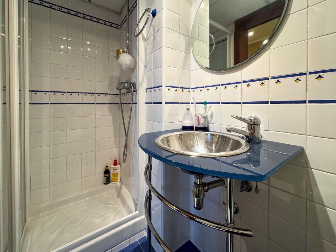 Piso en primera línea de playa en Benidorm — Bedroom