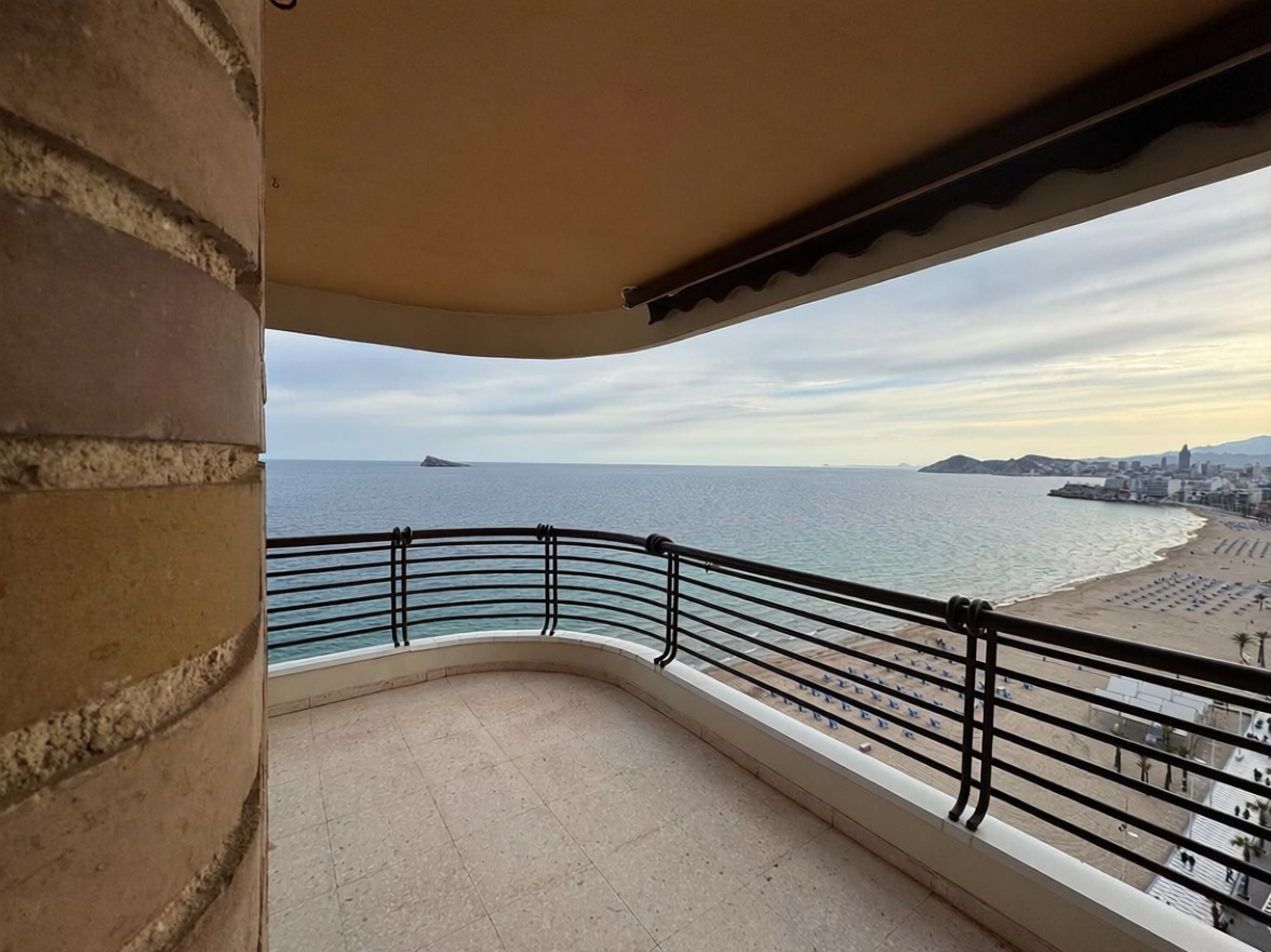 Flat in Primera Línea de Playa in Benidorm — Sea terrace