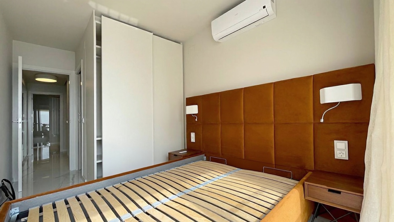 Dúplex en primera línea de playa en Benidorm — Bedroom