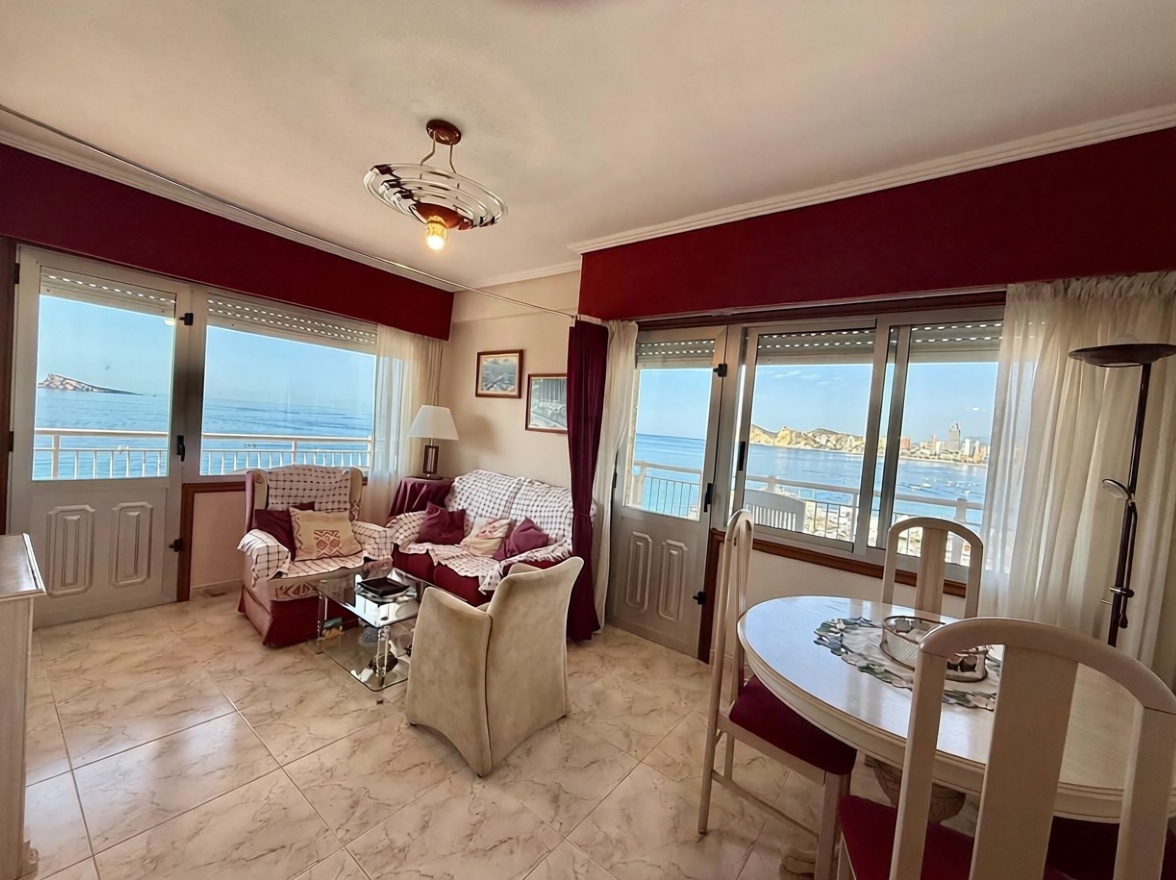 Flat in First Line of Beach in Benidorm — Living room