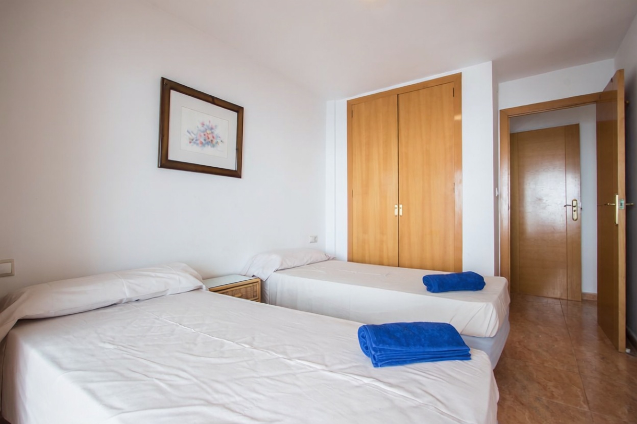 Flat in First Line of Beach in Benidorm — Bedroom