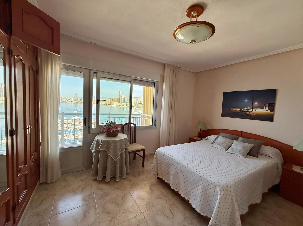 Wohnung in erster Linie am Strand in Benidorm — Schlafzimmer