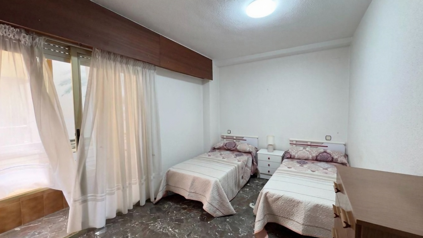 Appartement en première ligne de plage à Benidorm — Chambre