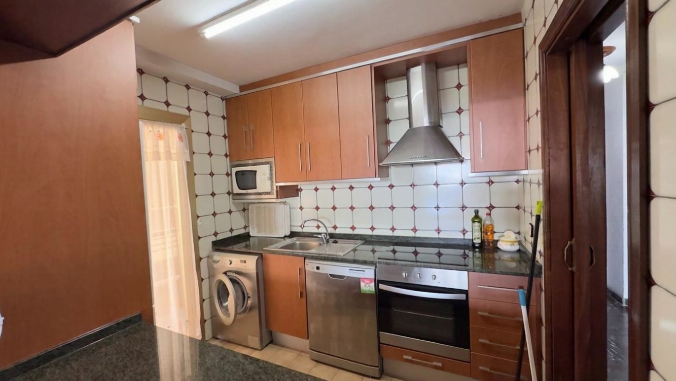 Appartement en première ligne de plage à Benidorm — Cuisine