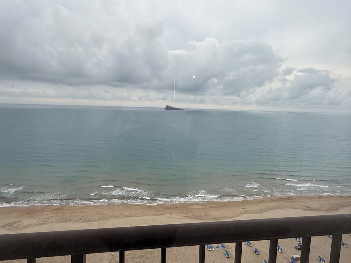 Piso em primeira linha de praia em Benidorm — Terraço mar