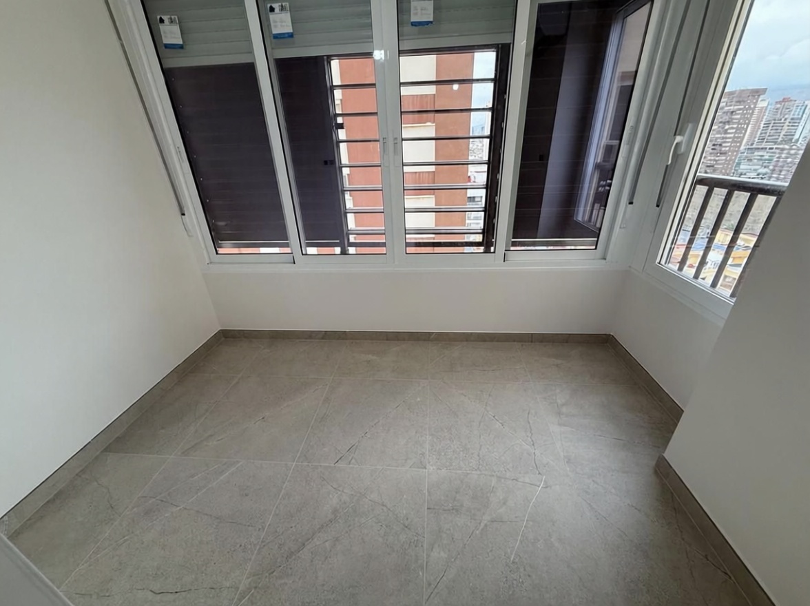 Piso em primeira linha de praia em Benidorm — Casa banho