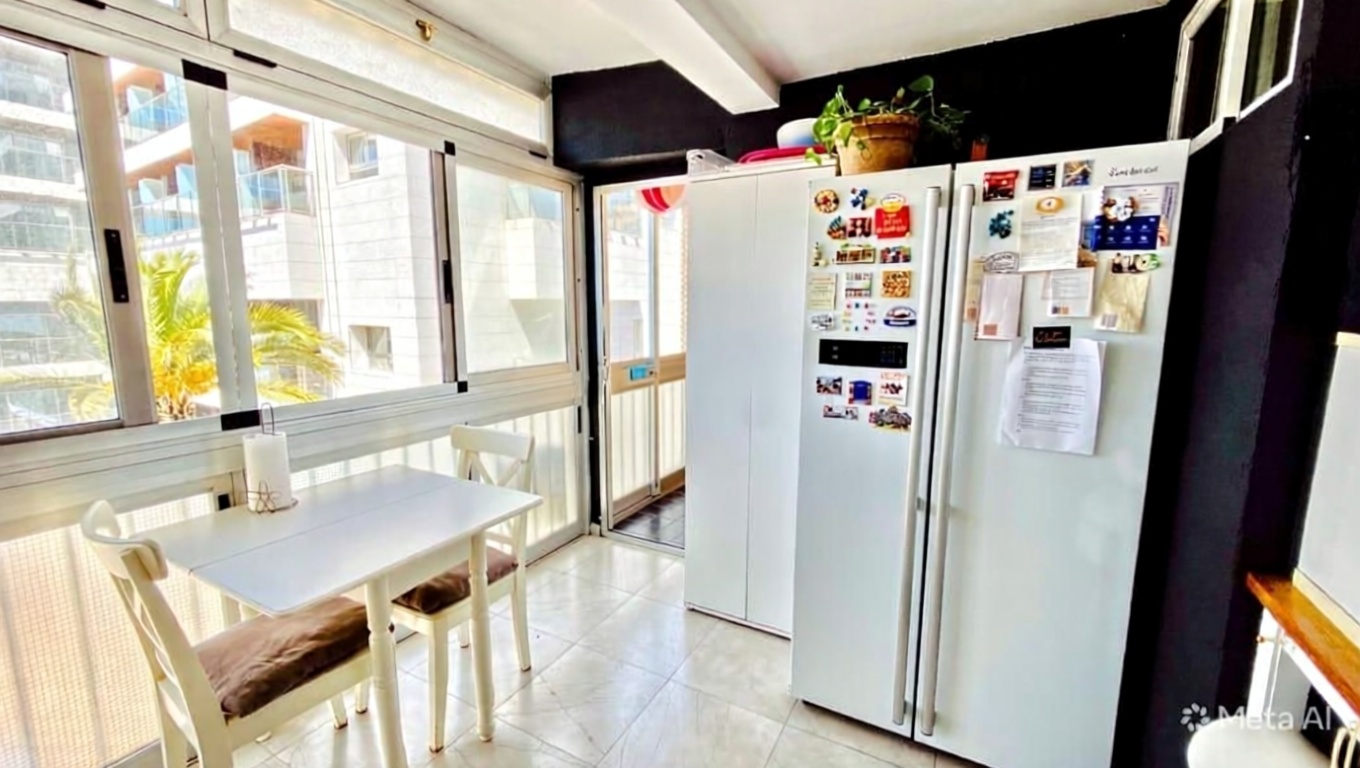 Piso en primera línea de playa en Benidorm — Cocina