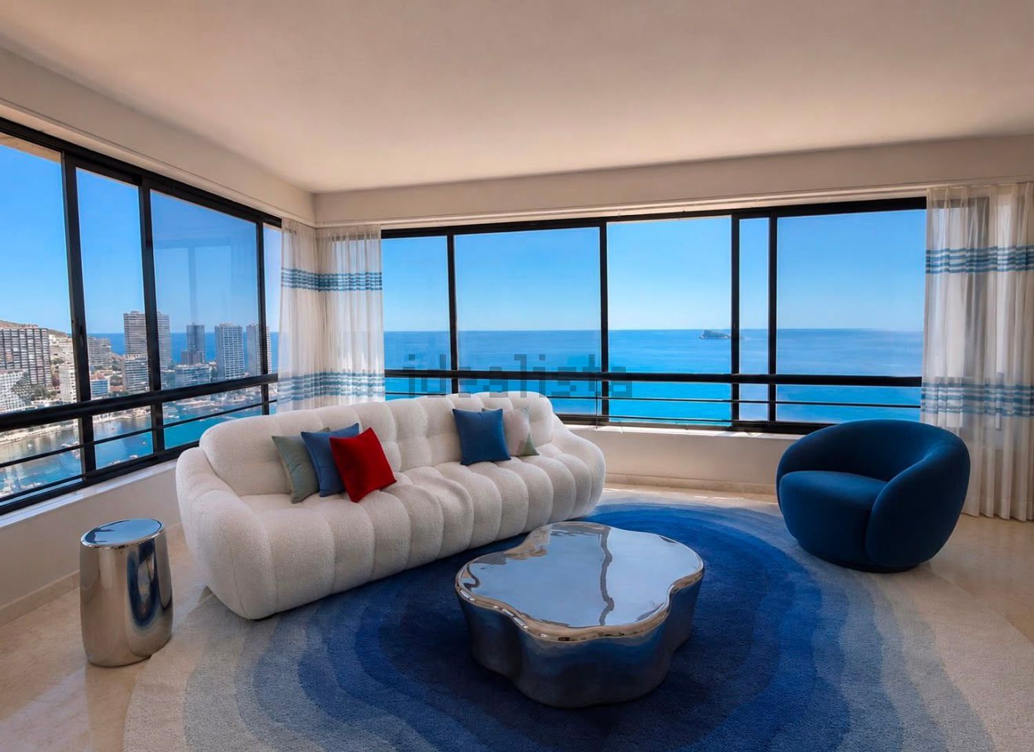 Piso en primera línea de playa en Benidorm — Sala