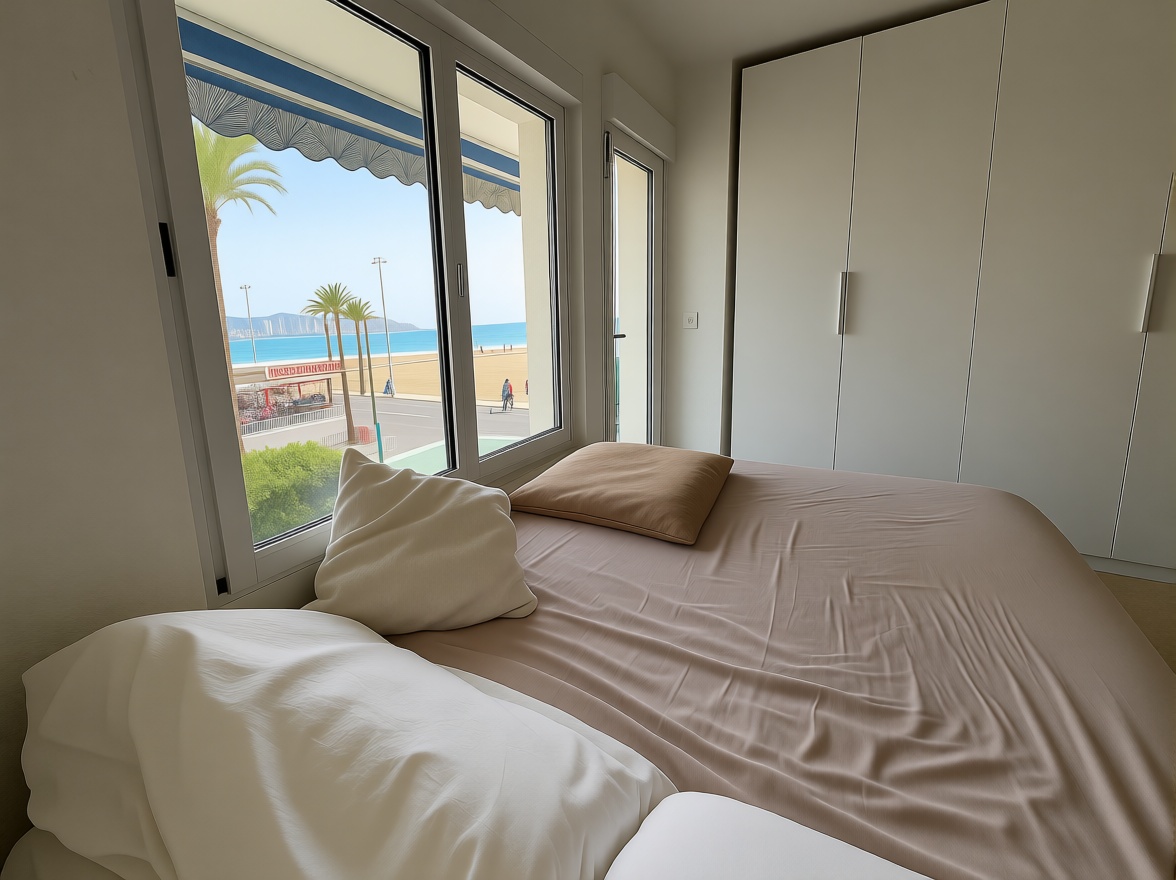 Appartement en première ligne de plage à Benidorm — Chambre