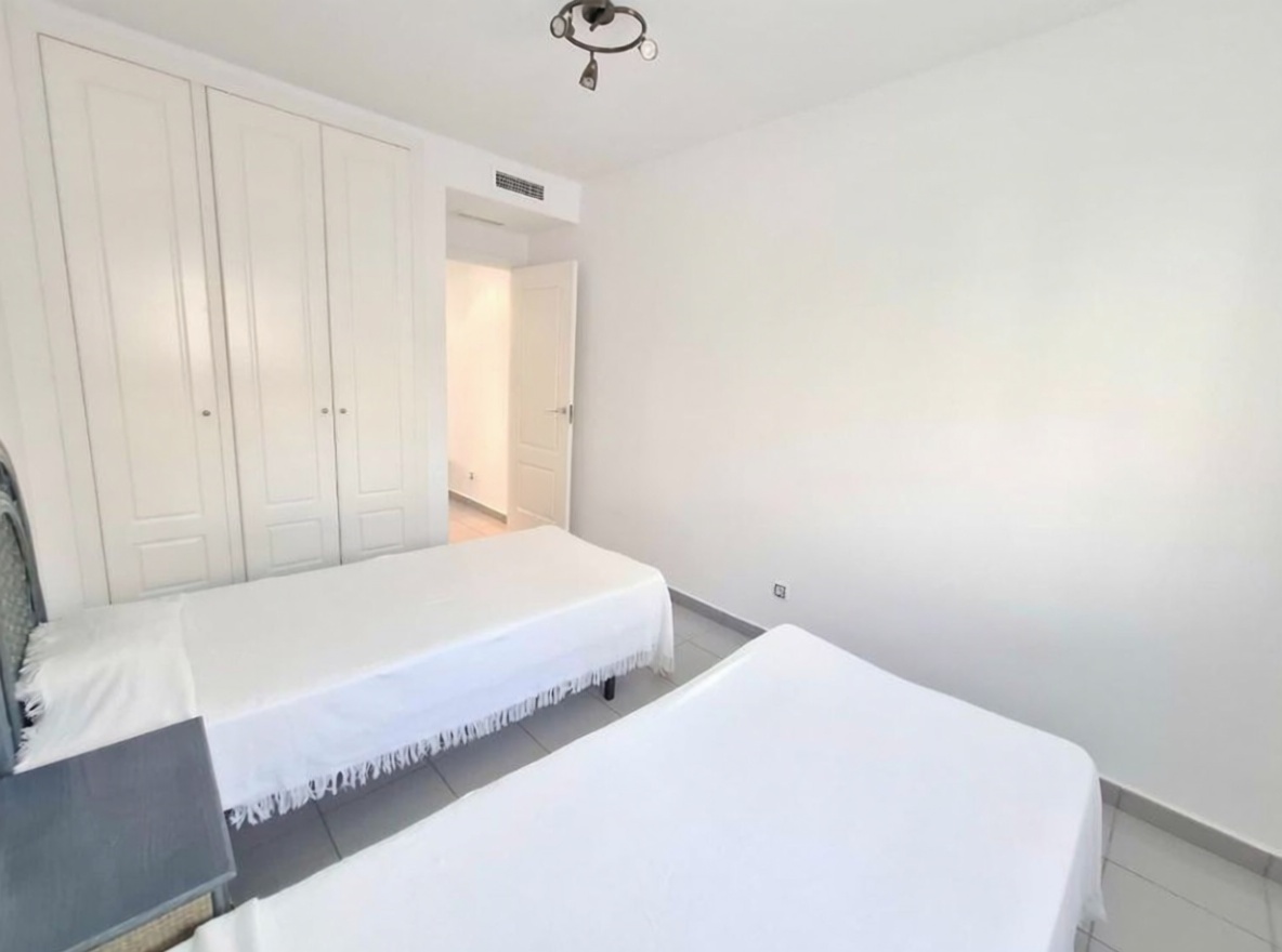 Flat in First Line of Beach in Benidorm — Bedroom