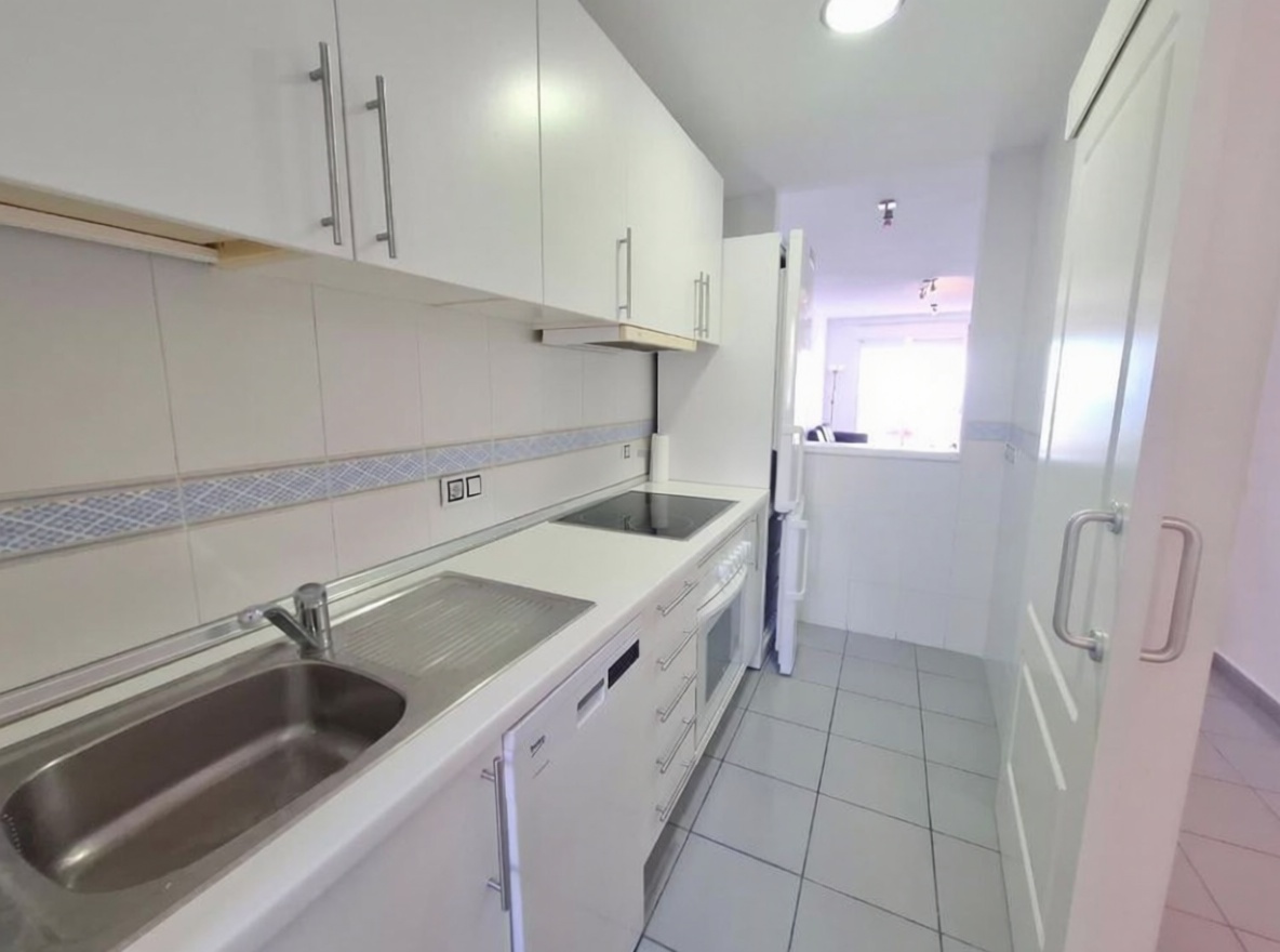 Flat in First Line of Beach in Benidorm — Kitchen