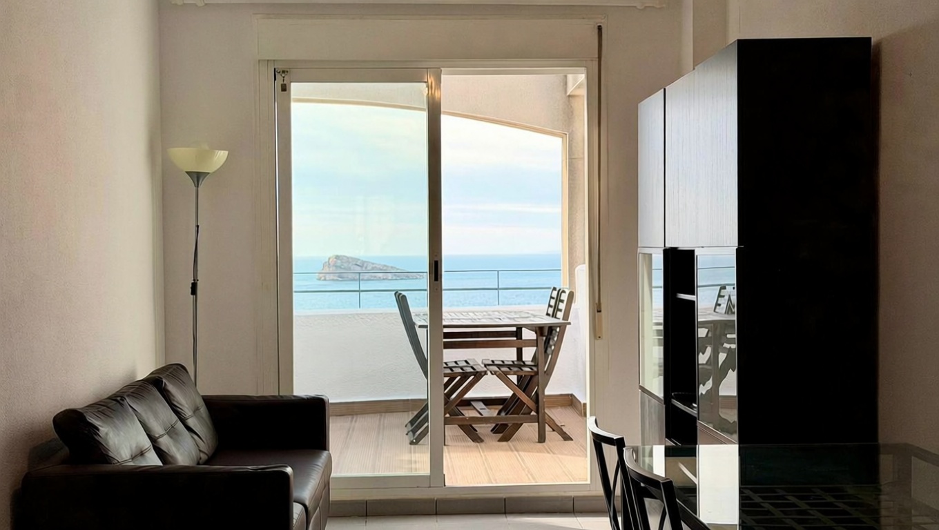 Dúplex in erster Strandlinie in Benidorm — Wohnzimmer