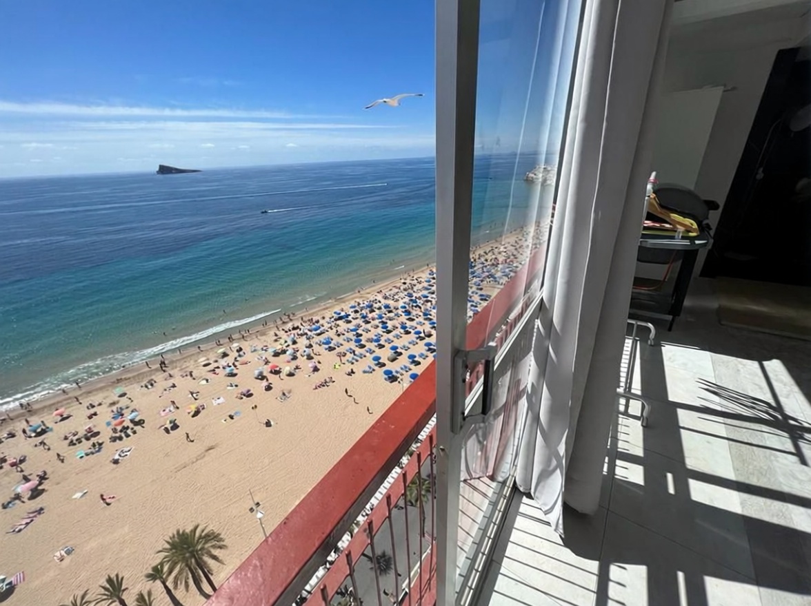 Ático en primera línea de mar en Benidorm — Sea terrace