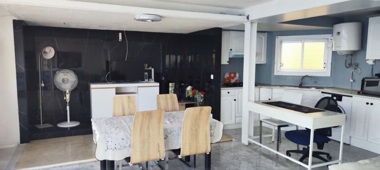 Ático en primera línea de mar en Benidorm — Kitchen