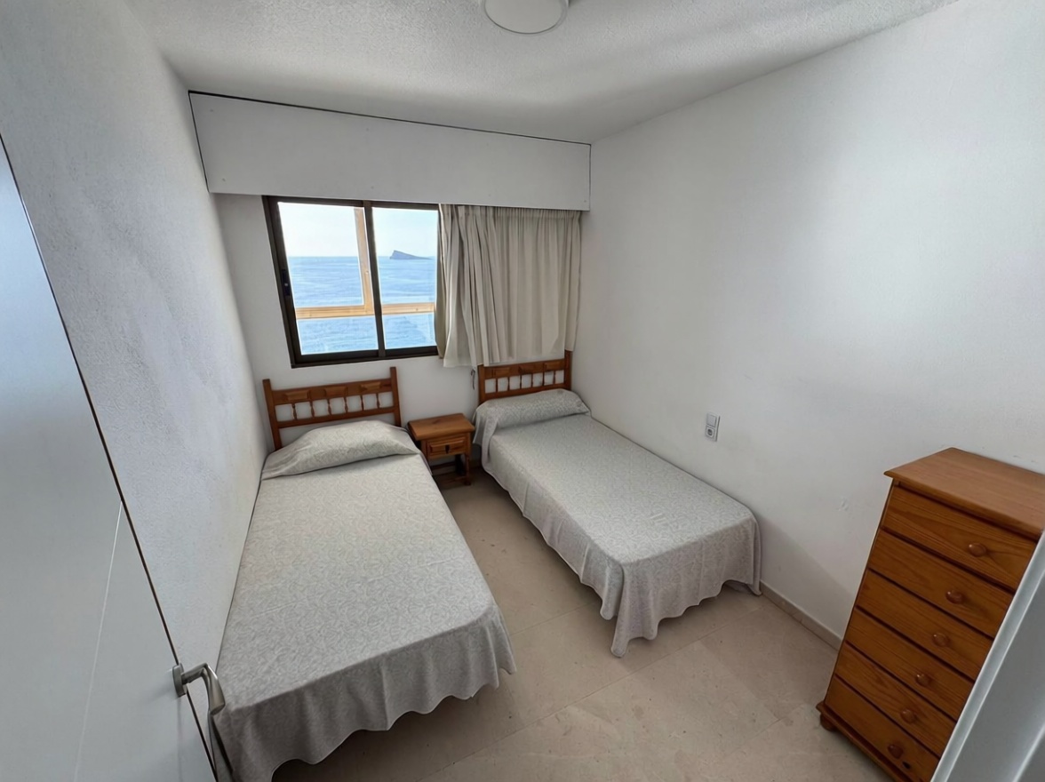 Flat in First Line of Beach in Benidorm — Bedroom