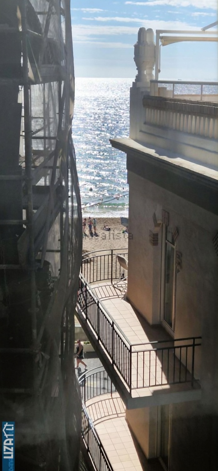 Piso em primeira linha de praia em Benidorm — Vista mar