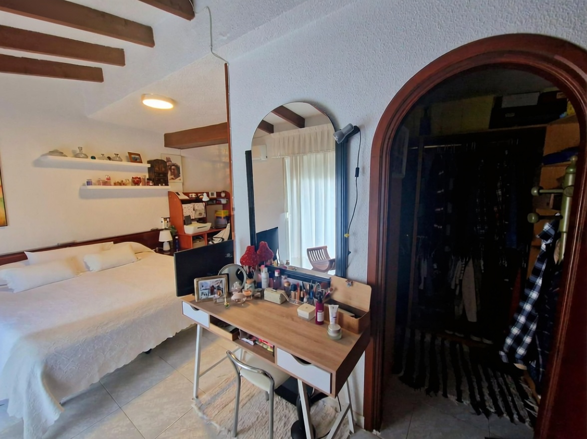 Ático en primera línea de mar en Benidorm — Dormitorio