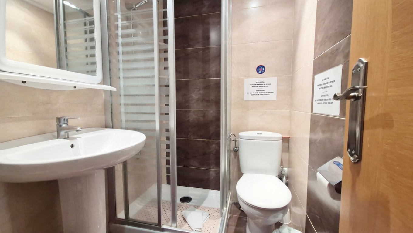Piso en primera línea de playa en Benidorm — Baño