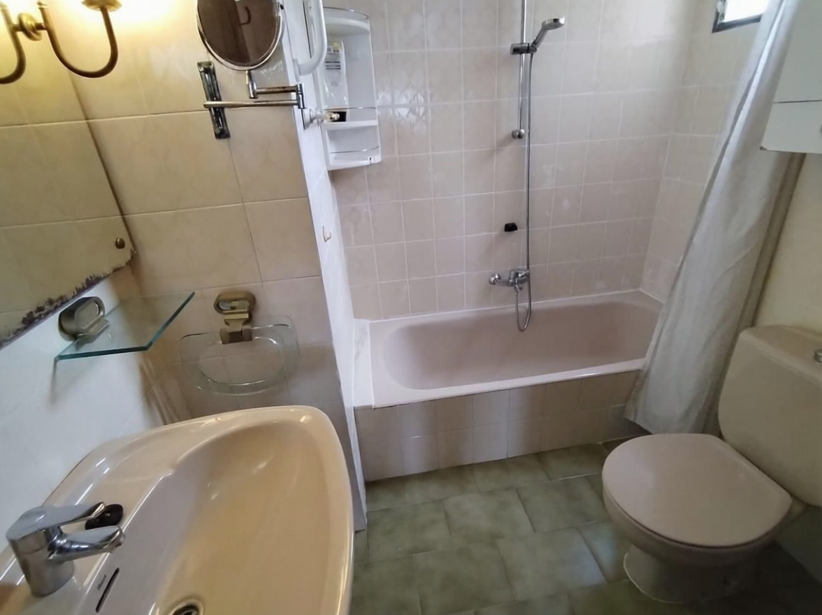 Apartamento em primeira linha de praia em Benidorm — Casa banho