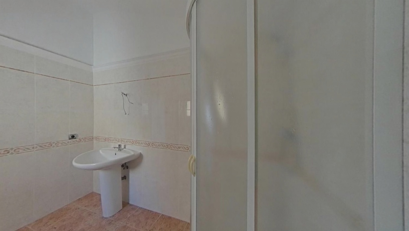 Chalet con acceso directo a playa en Benidorm — Baño