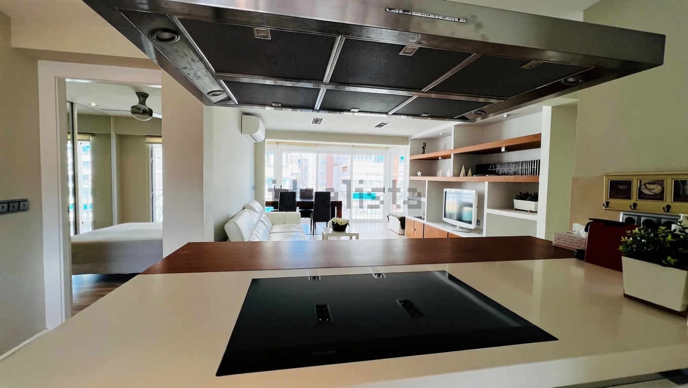 Apartamento em primeira linha de praia em Benidorm — Casa banho